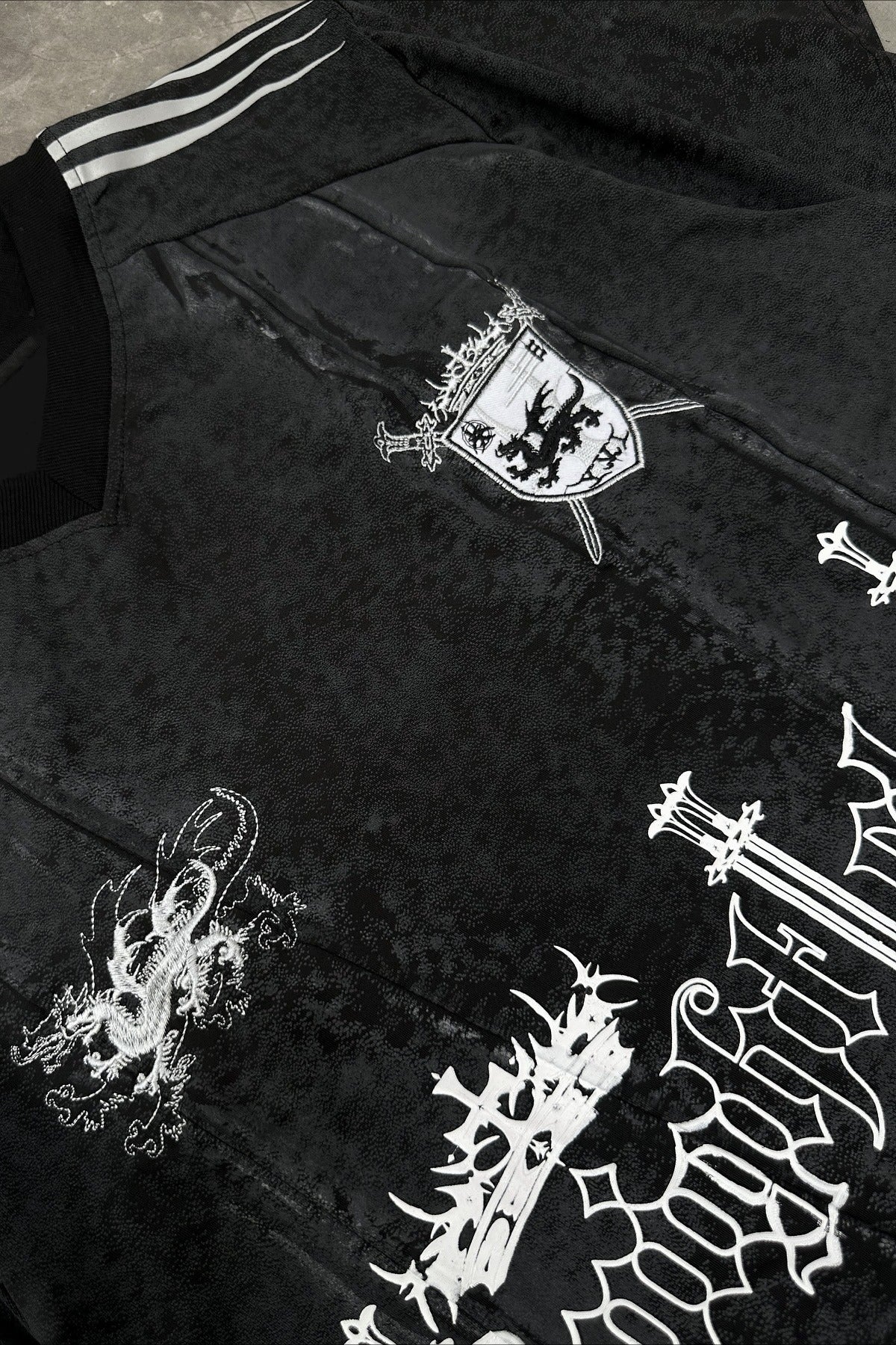Dark Trend Black White Print Short Sleeve T-shirt - Image 3
