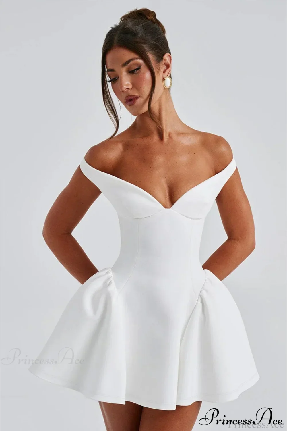 Deep V-Neck Open-Back Edgy Solid Party Dress - Image 4