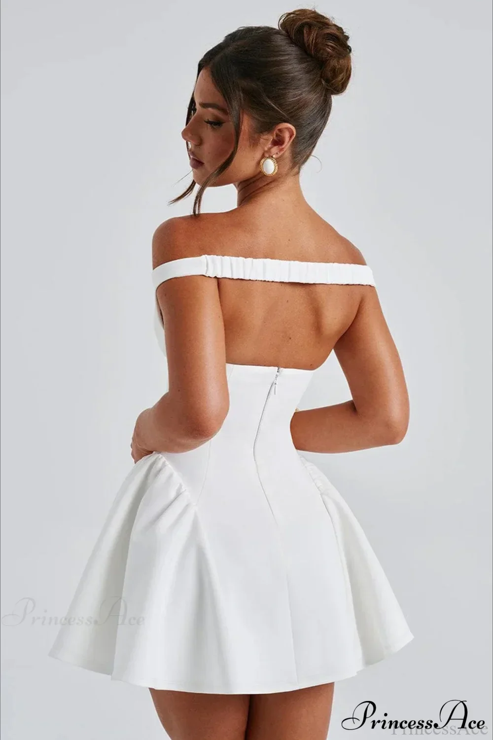 Deep V-Neck Open-Back Edgy Solid Party Dress - Image 5