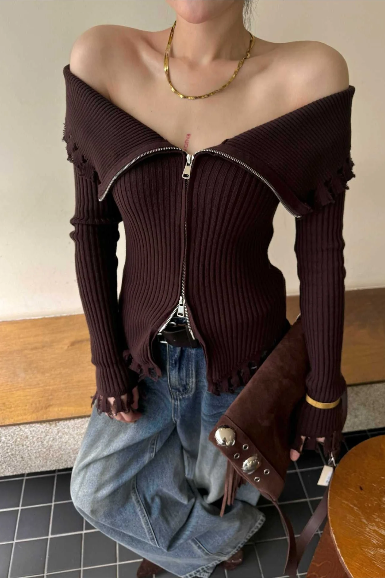Distressed Knit Roll Collar Fitted Blouse - Image 7