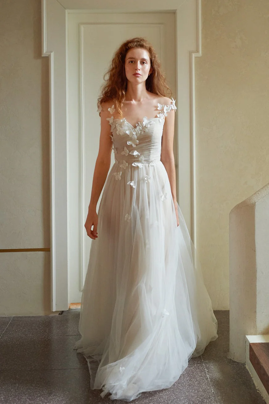 Dreamy Petal V Neck Backless Reception Dress - Image 3