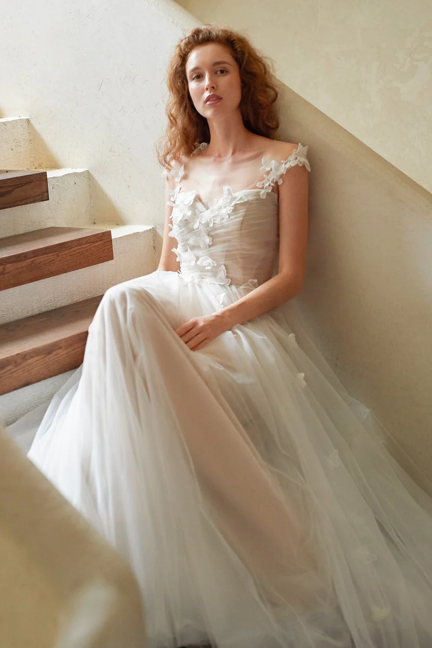Dreamy Petal V Neck Backless Reception Dress - Image 4