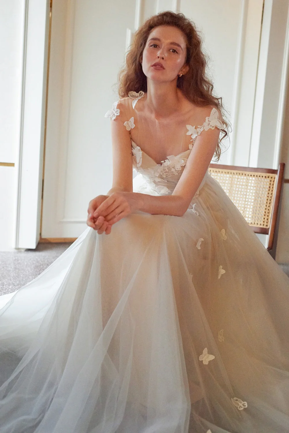 Dreamy Petal V Neck Backless Reception Dress - Image 7