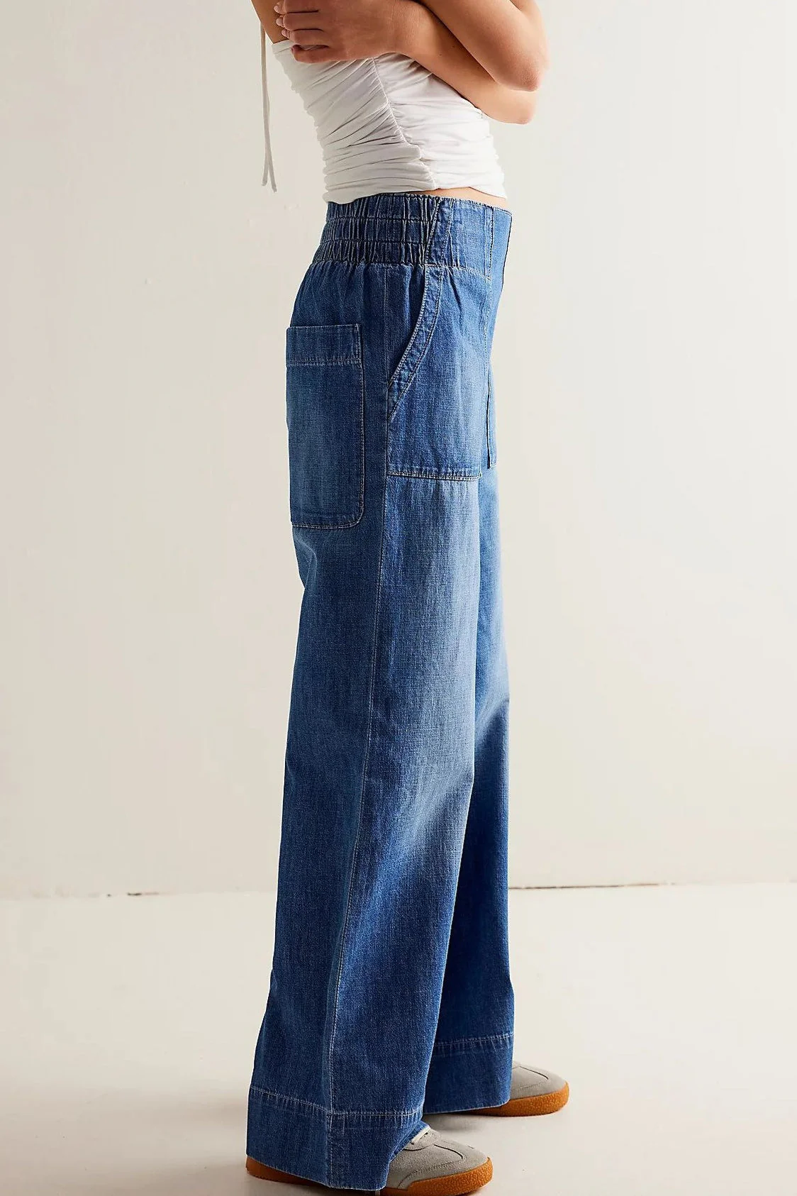 Elastic Waist Mid Rise Ruched Loose Wide Leg Jeans - Image 3