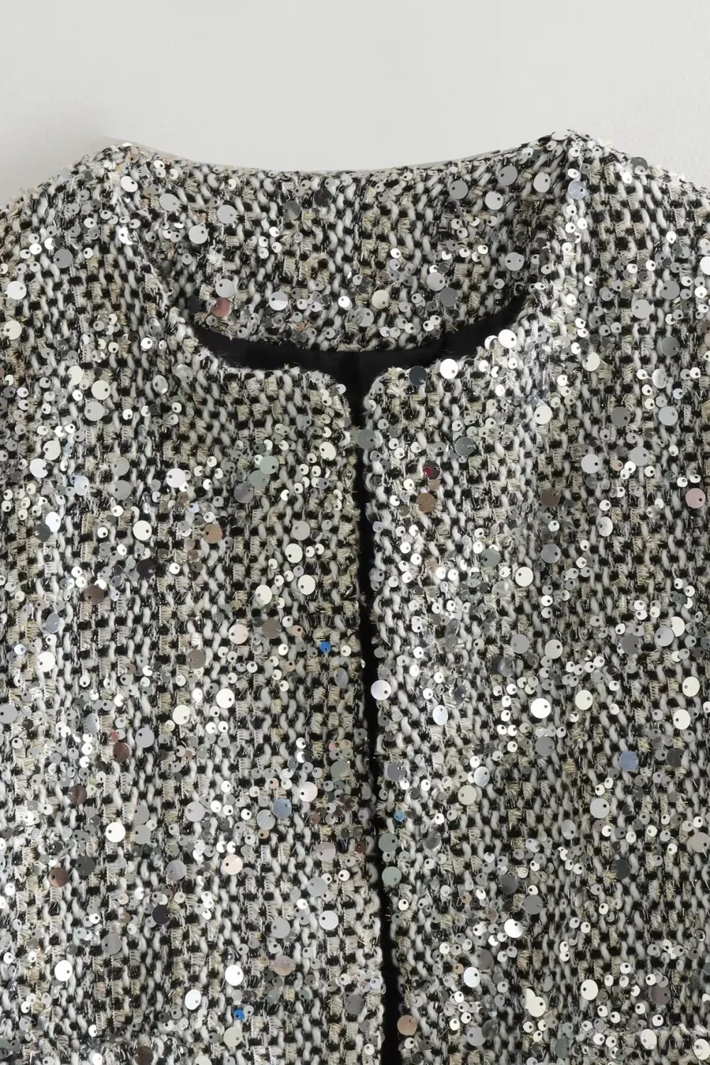 Elegant Luxurious Tweed Sequin Jacket - Image 4