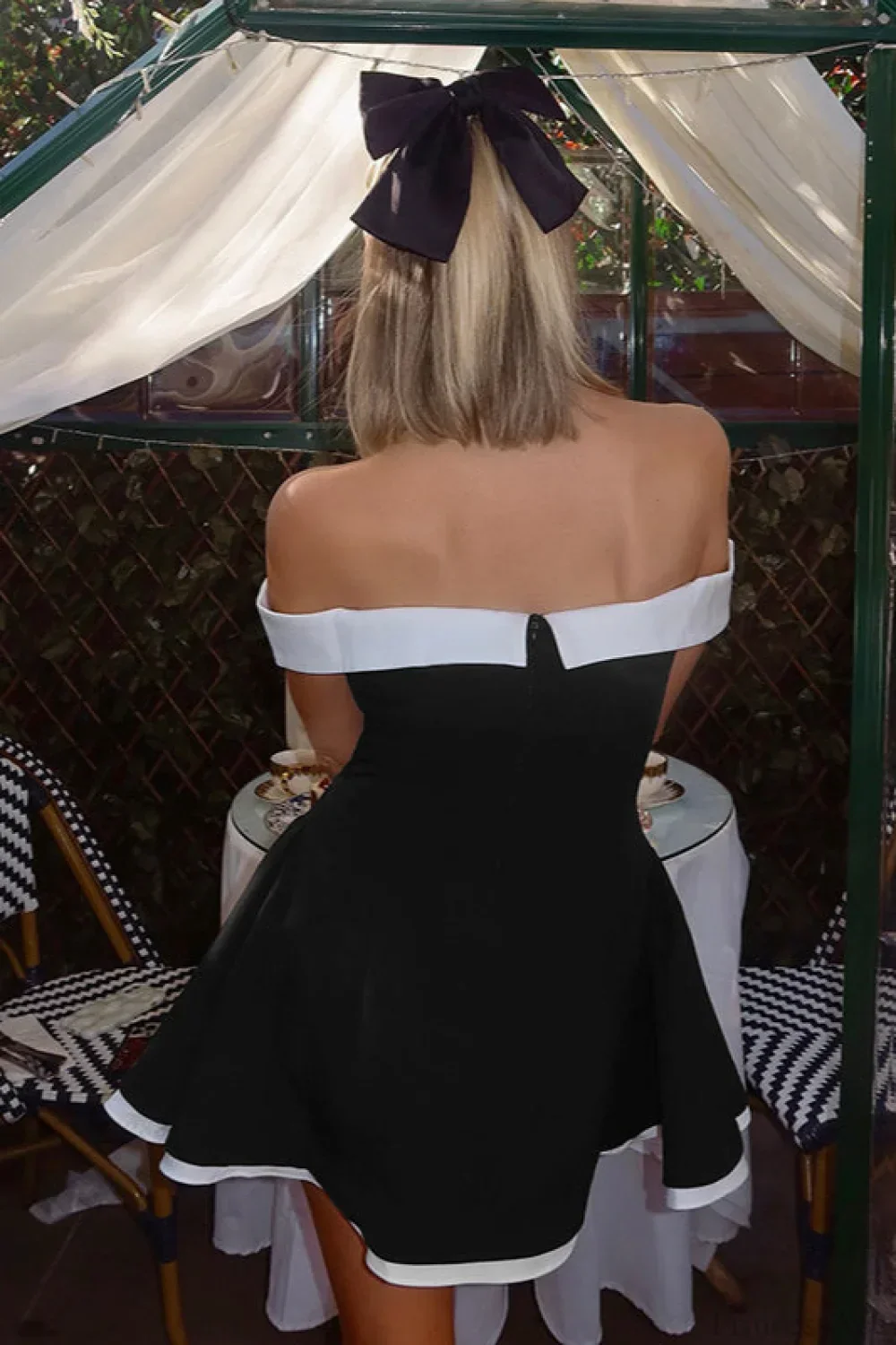 Elegant Off Shoulder Contrast Color Chest Baring Waist Cinching Mini Dress - Image 5