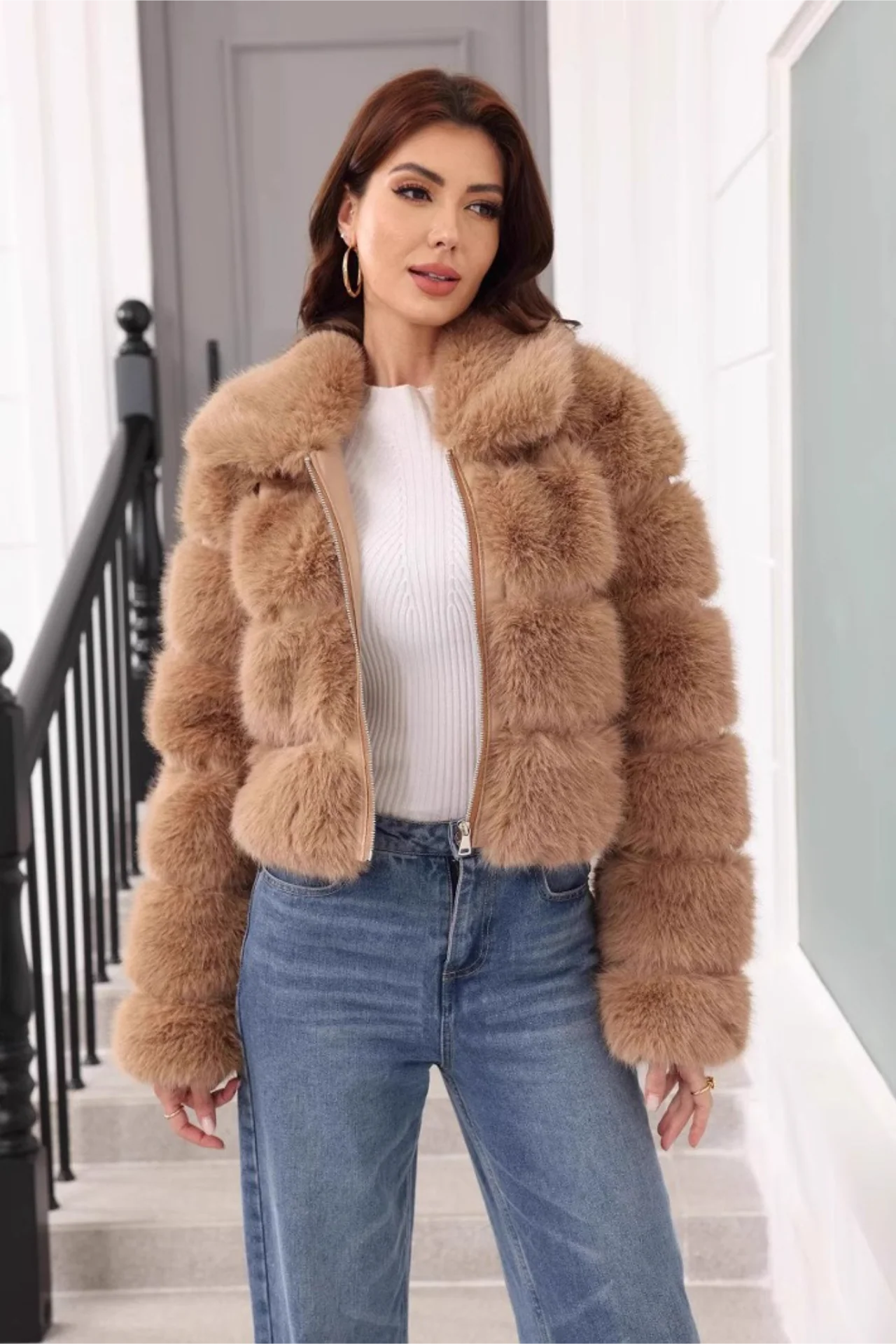 Elegant Short Faux Fur Classic Coat - Image 4