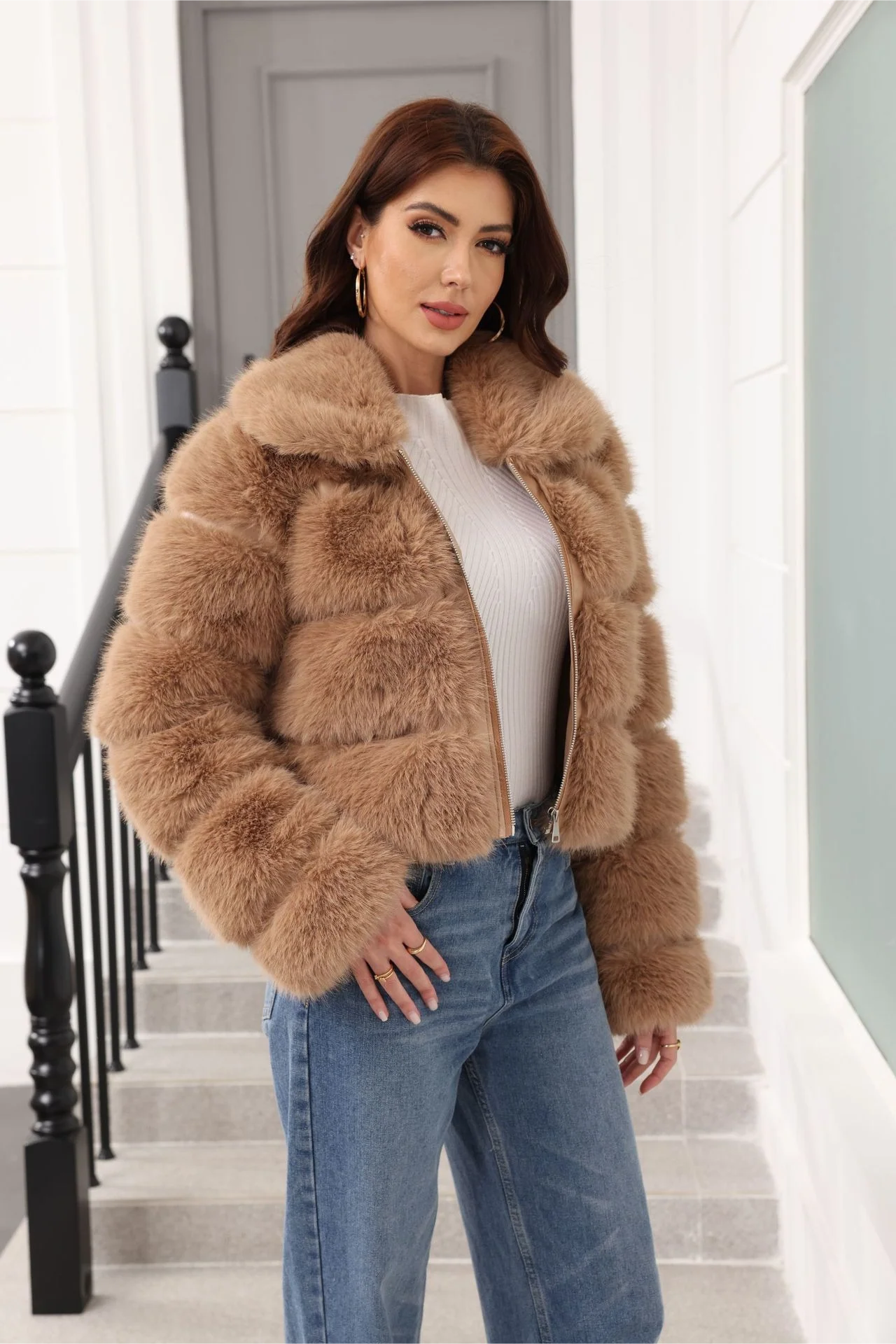 Elegant Short Faux Fur Classic Coat - Image 5