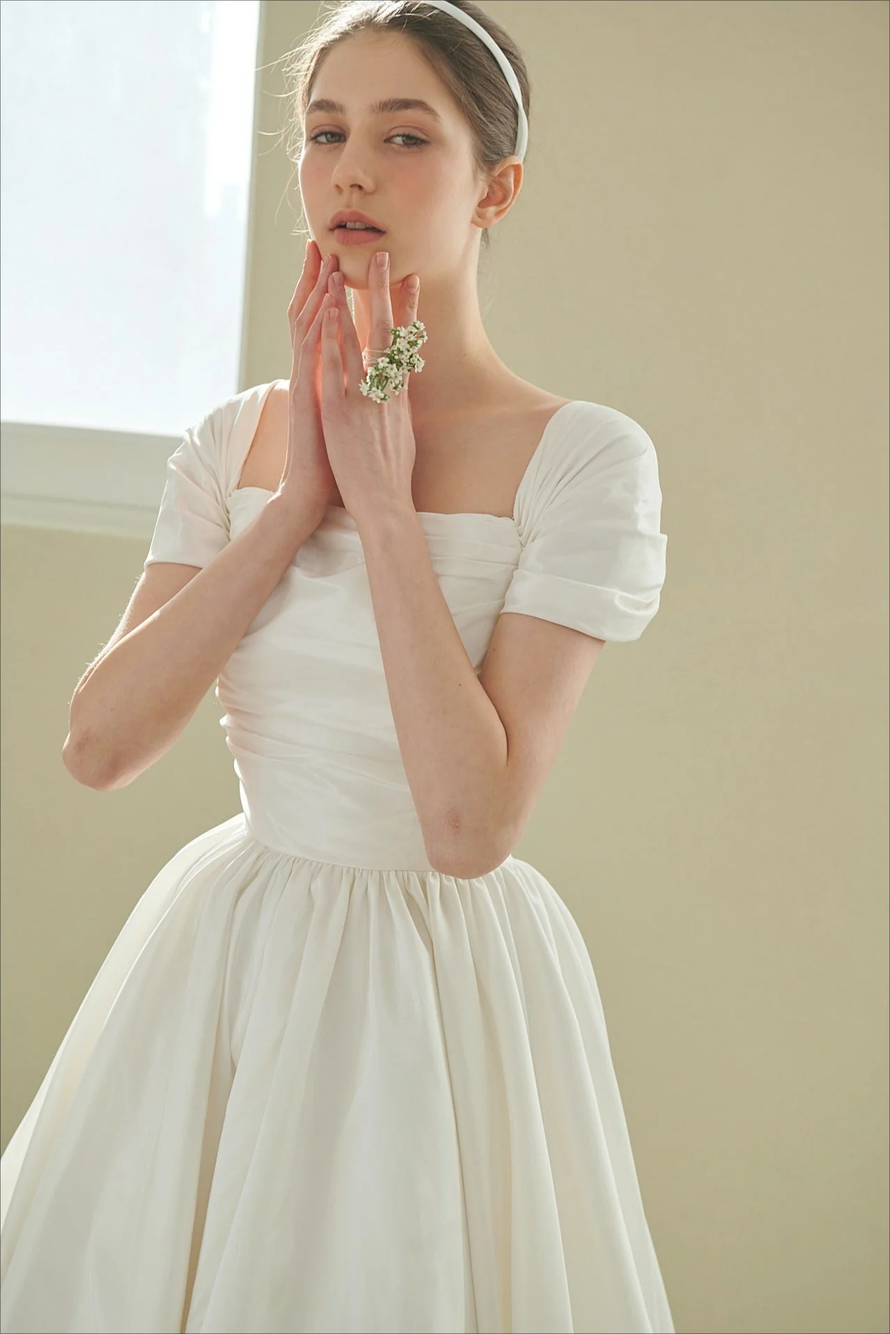 Elegant Vintage Off Shoulder Wedding Dress - Image 6