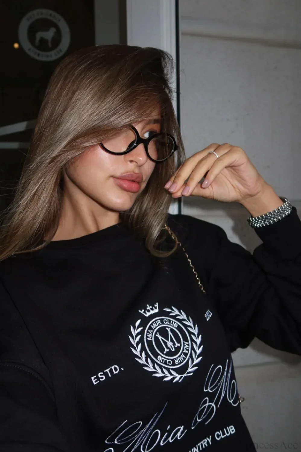 Embroidery Solid Color Loose Versatile Crew Neck Sweatshirt - Image 4