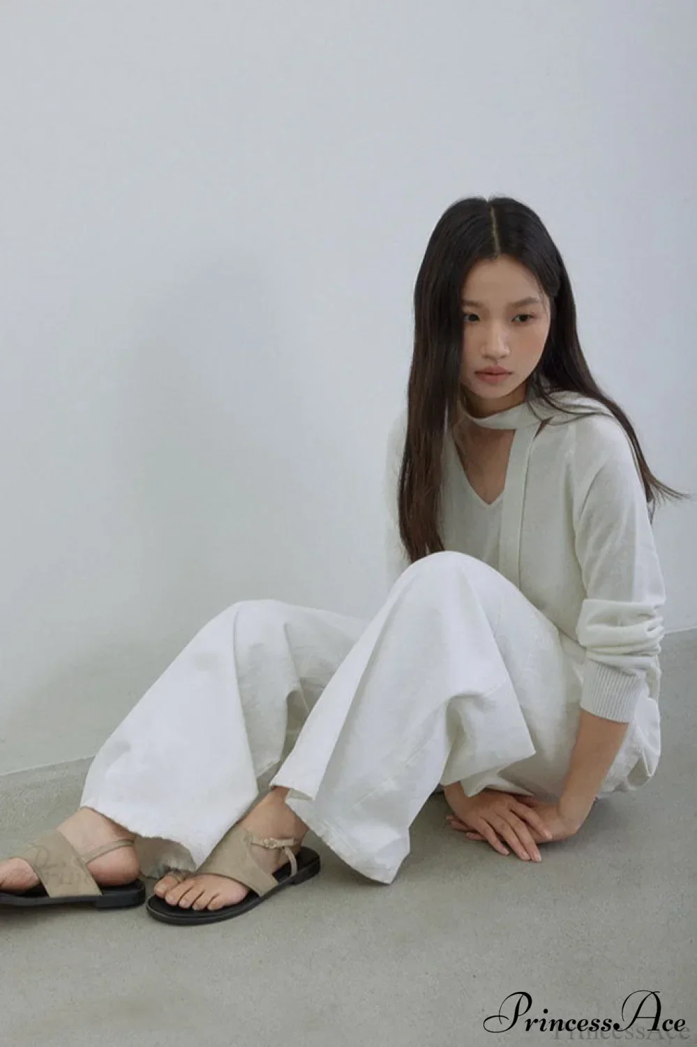 Wool V-Neck Oversized Long-Sleeve Knit Top - Image 10