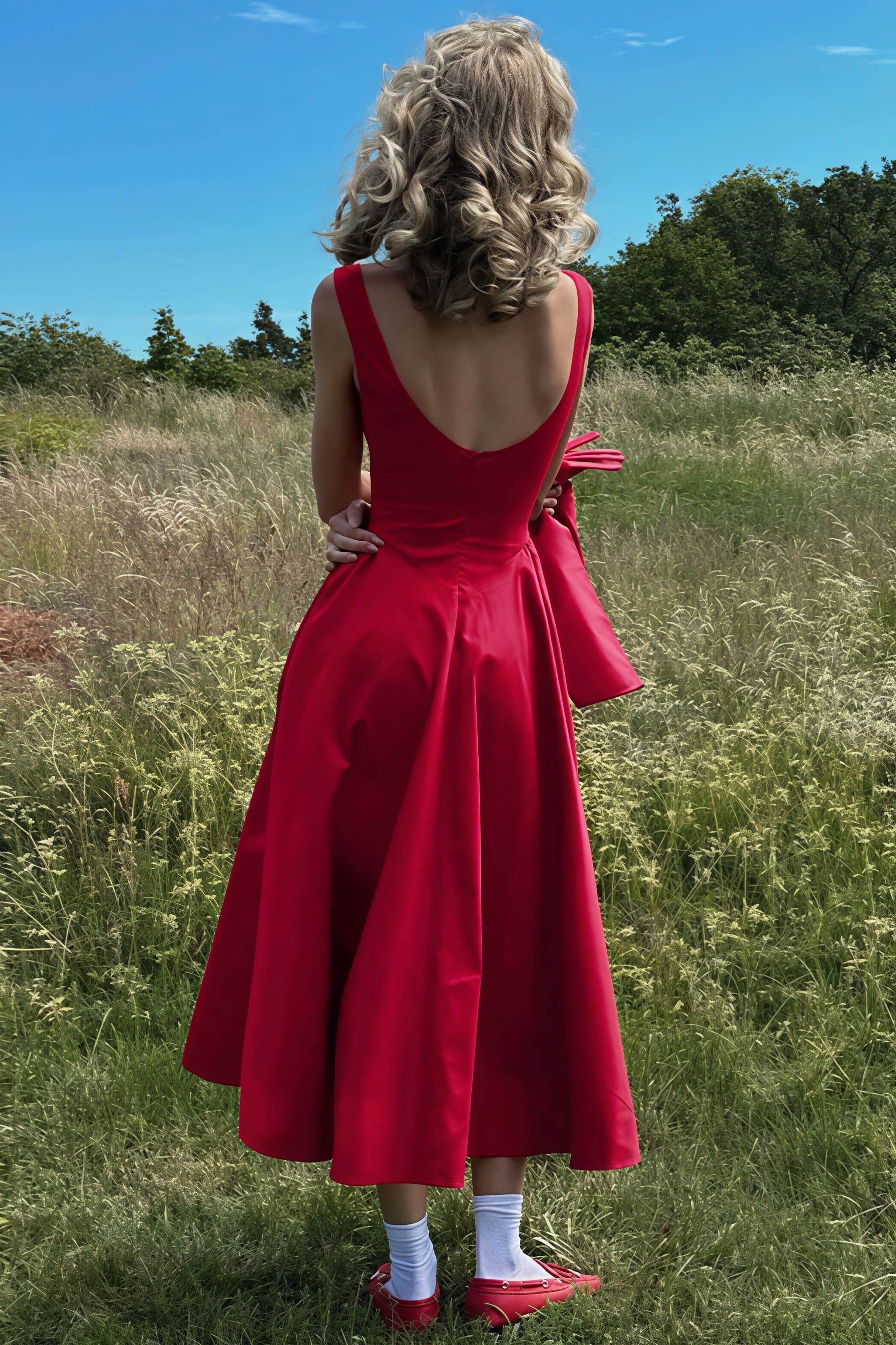 Fashion Solid Sleeveless Waisted Slim Midi Dress - Image 3