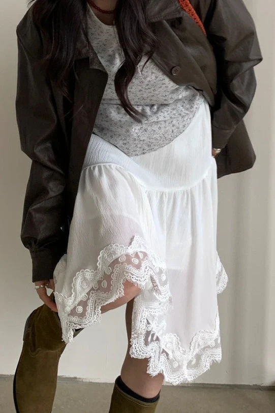 Fashionable Elegant Asymmetrical Lace Panel Midi Skirt - Image 3
