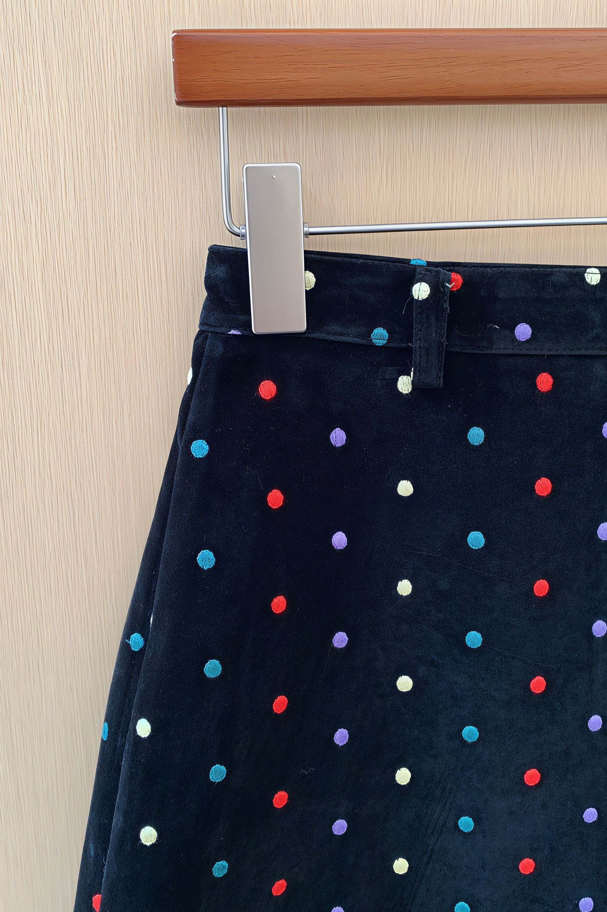 Fashionable Embroidered Polka Dot Velvet Skirt - Image 4