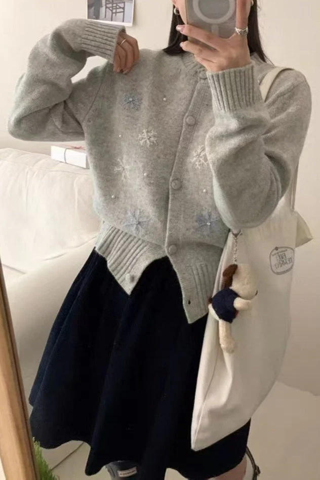 Snow Pattern Knit Cardigan - Image 5