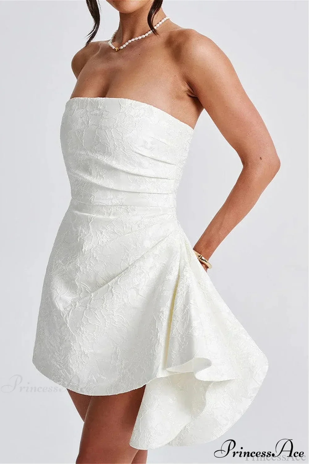 Fitted Strapless Chic Party Dress - Image 3