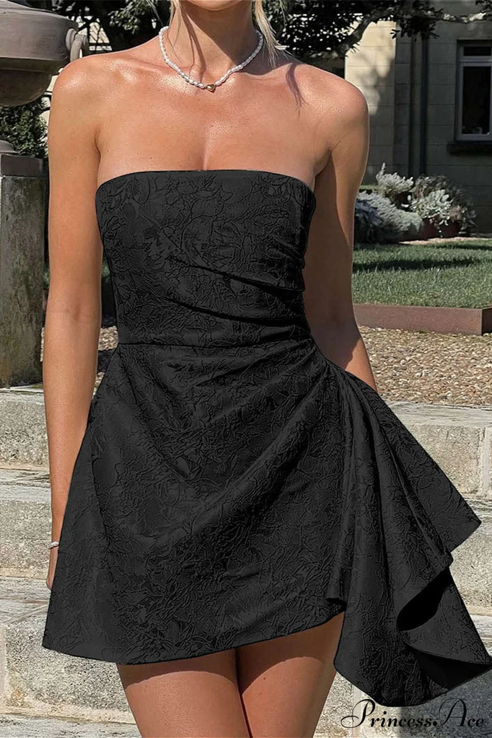 Fitted Strapless Chic Party Dress - Image 6