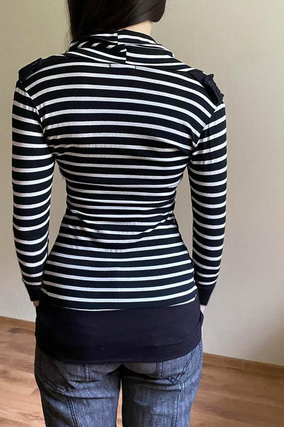 Fitted Striped Off Shoulder Long Sleeve Blouse - Image 4