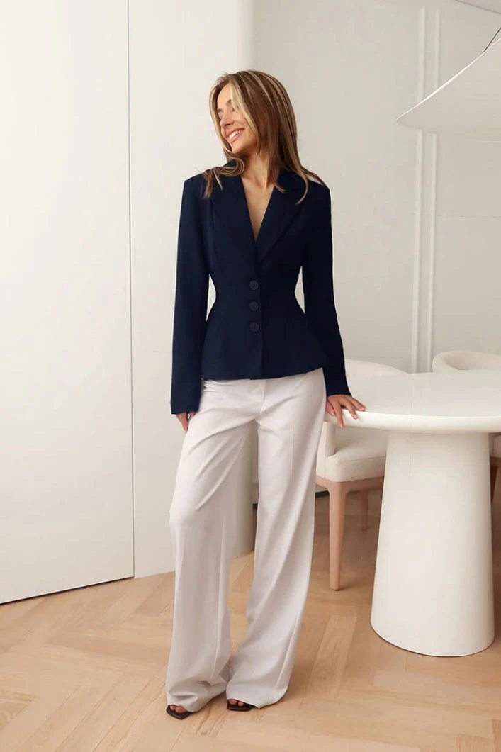 Fitted Waist V-Neck Padded Shoulder Long Sleeve Blazer - Image 4