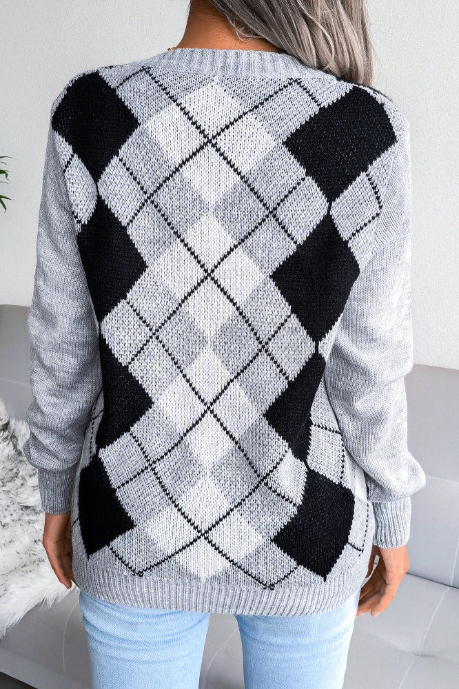 Argyle V-Neck Knit Pullover Sweater - Image 14