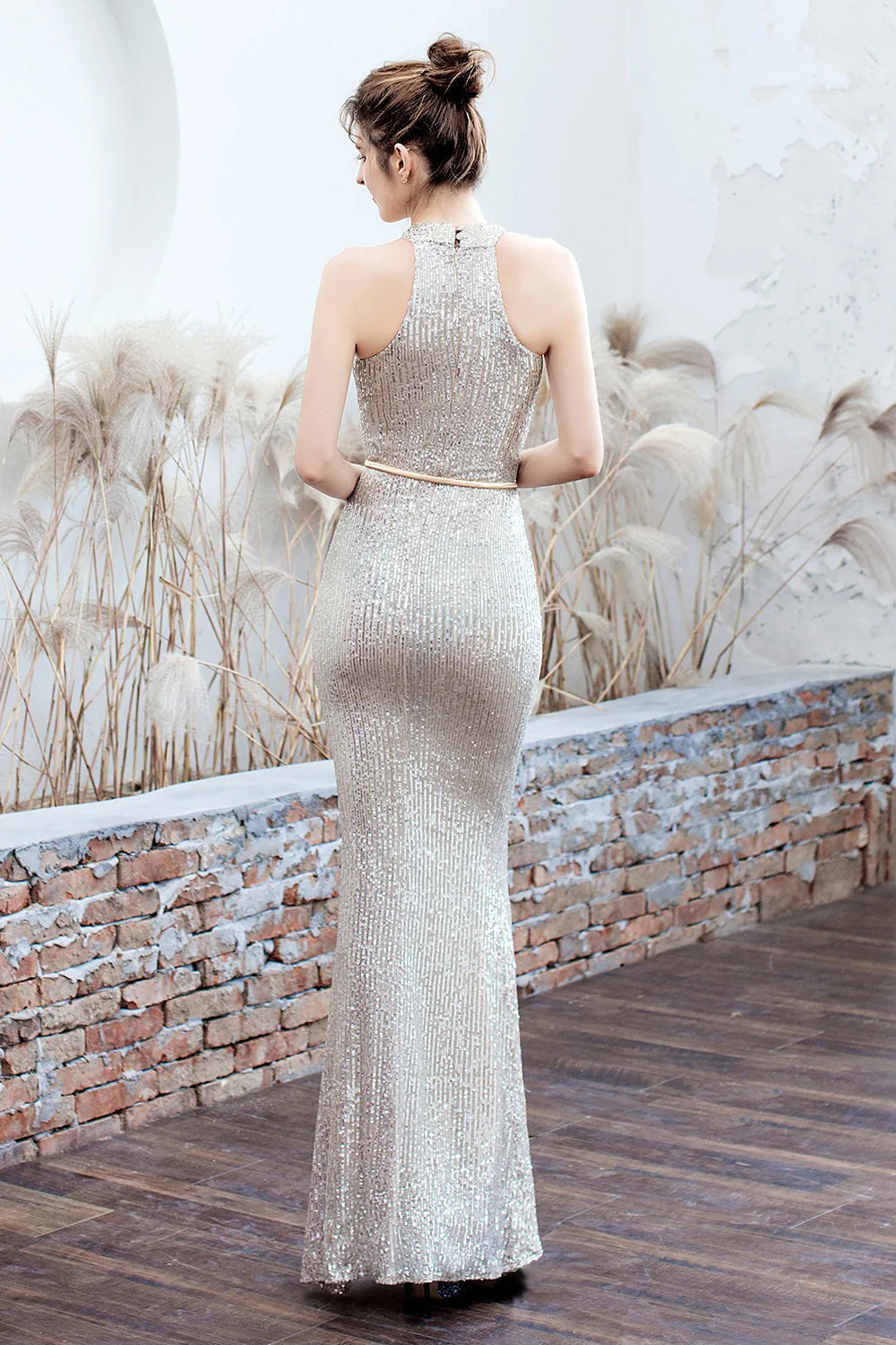 Plunging Neck Mermaid Formal Dress - Image 13