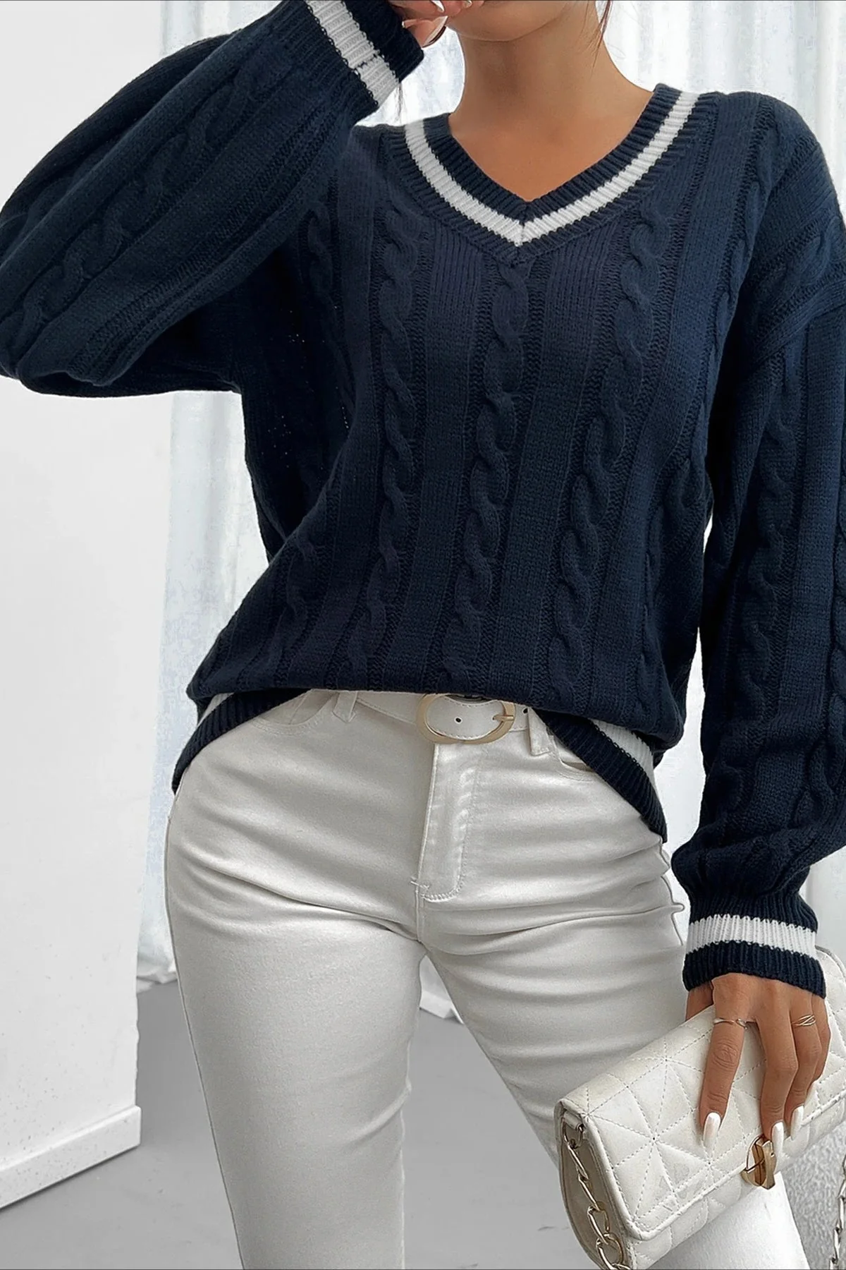 Colorblock Cable Knit V Neck Sweater - Image 2