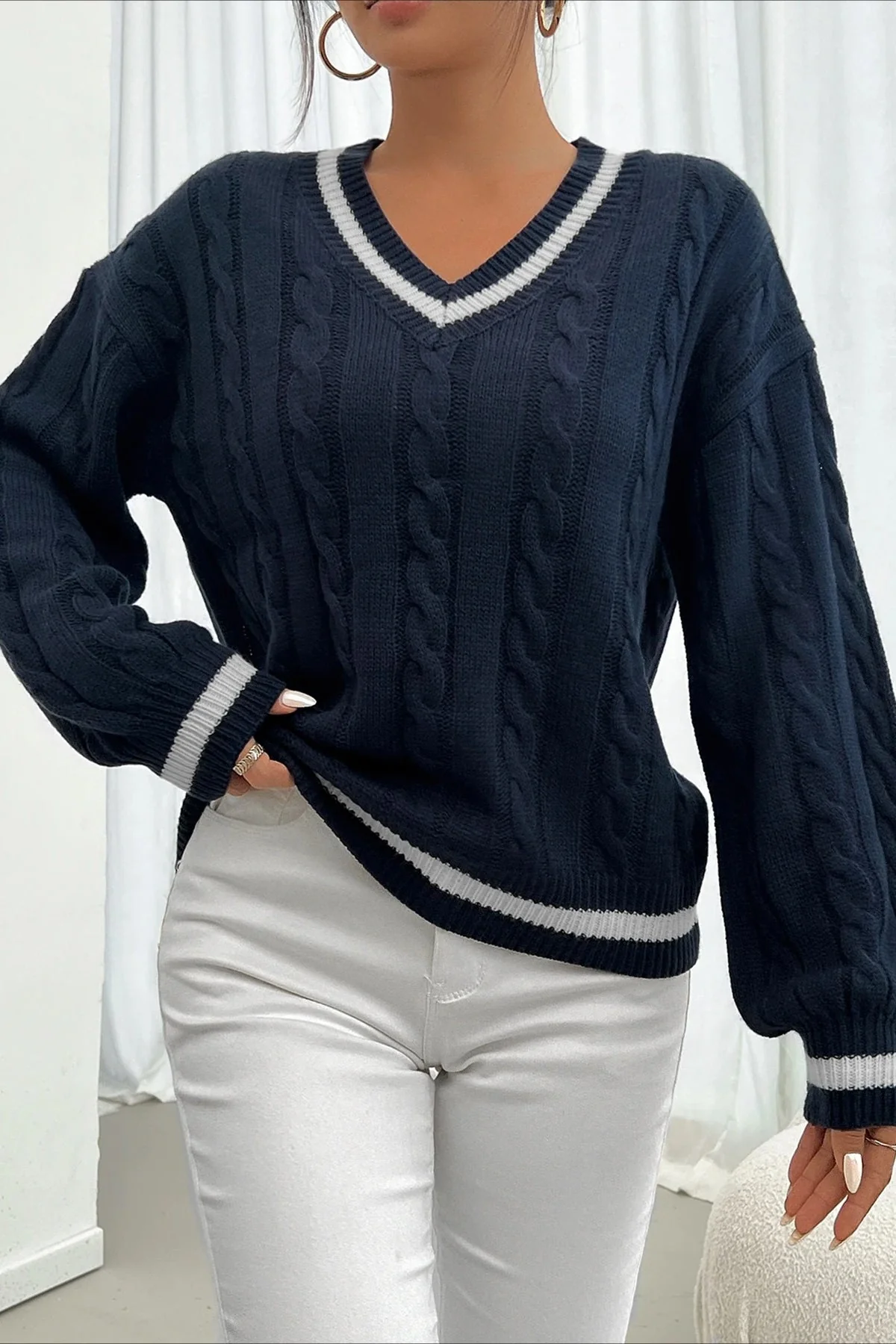 Colorblock Cable Knit V Neck Sweater - Image 3