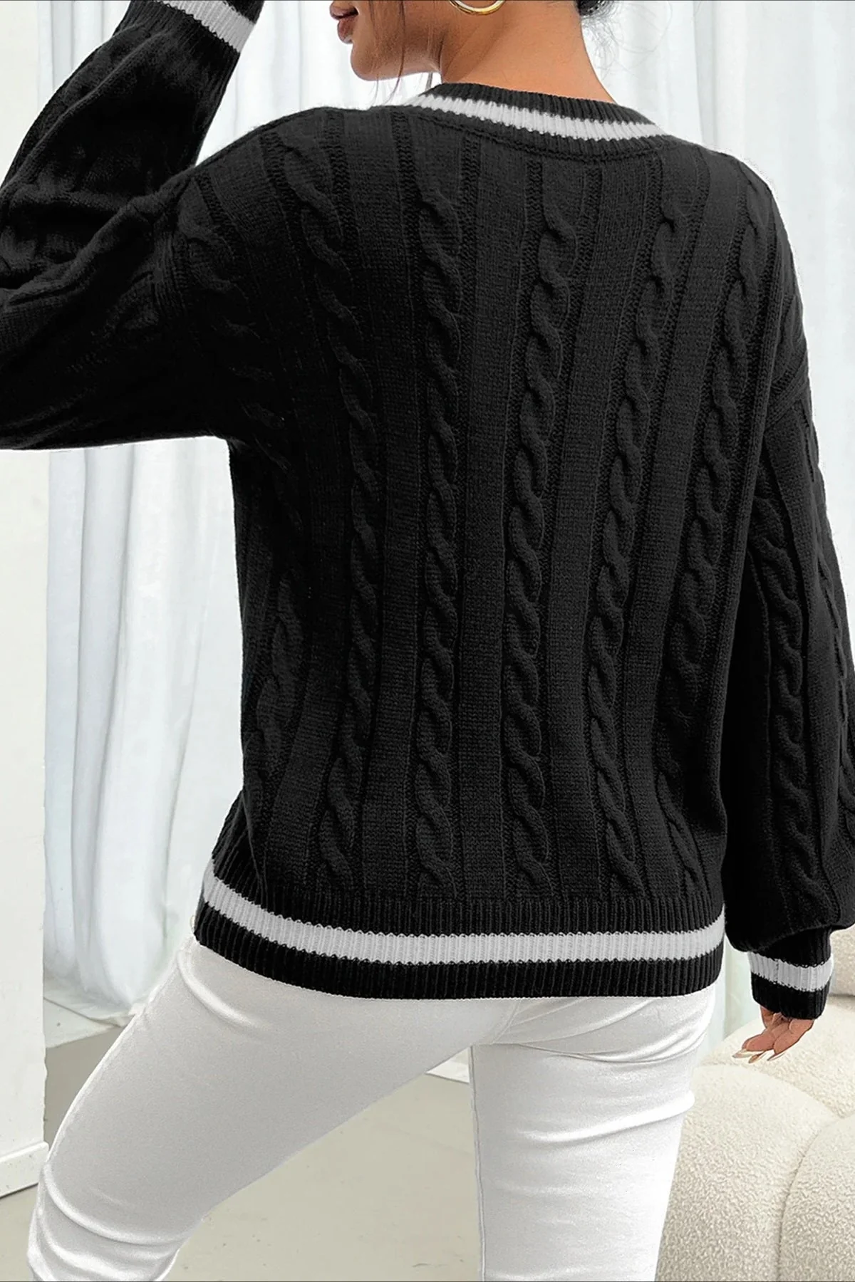 Colorblock Cable Knit V Neck Sweater - Image 9