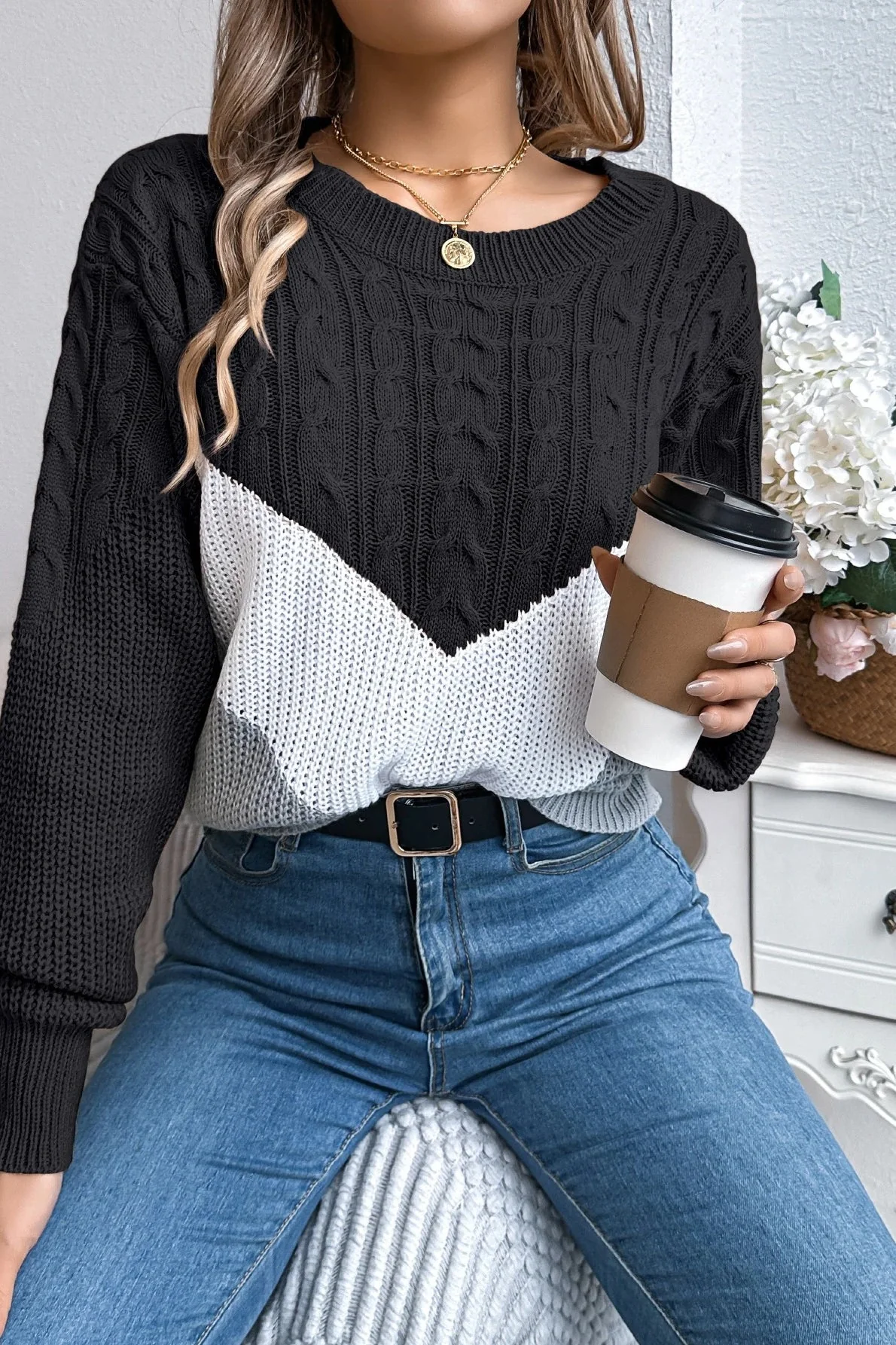 Colorblock Round Neck Pullover Sweater - Image 16