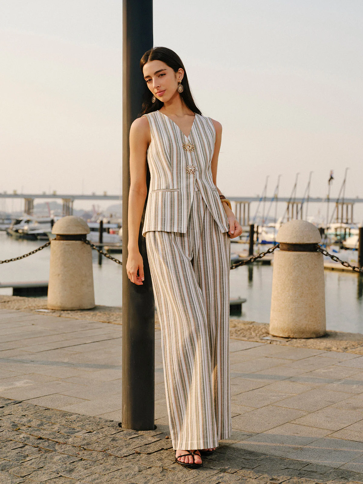 Linen & Cotton Metal Detail V- Neck Striped Vest - Image 4
