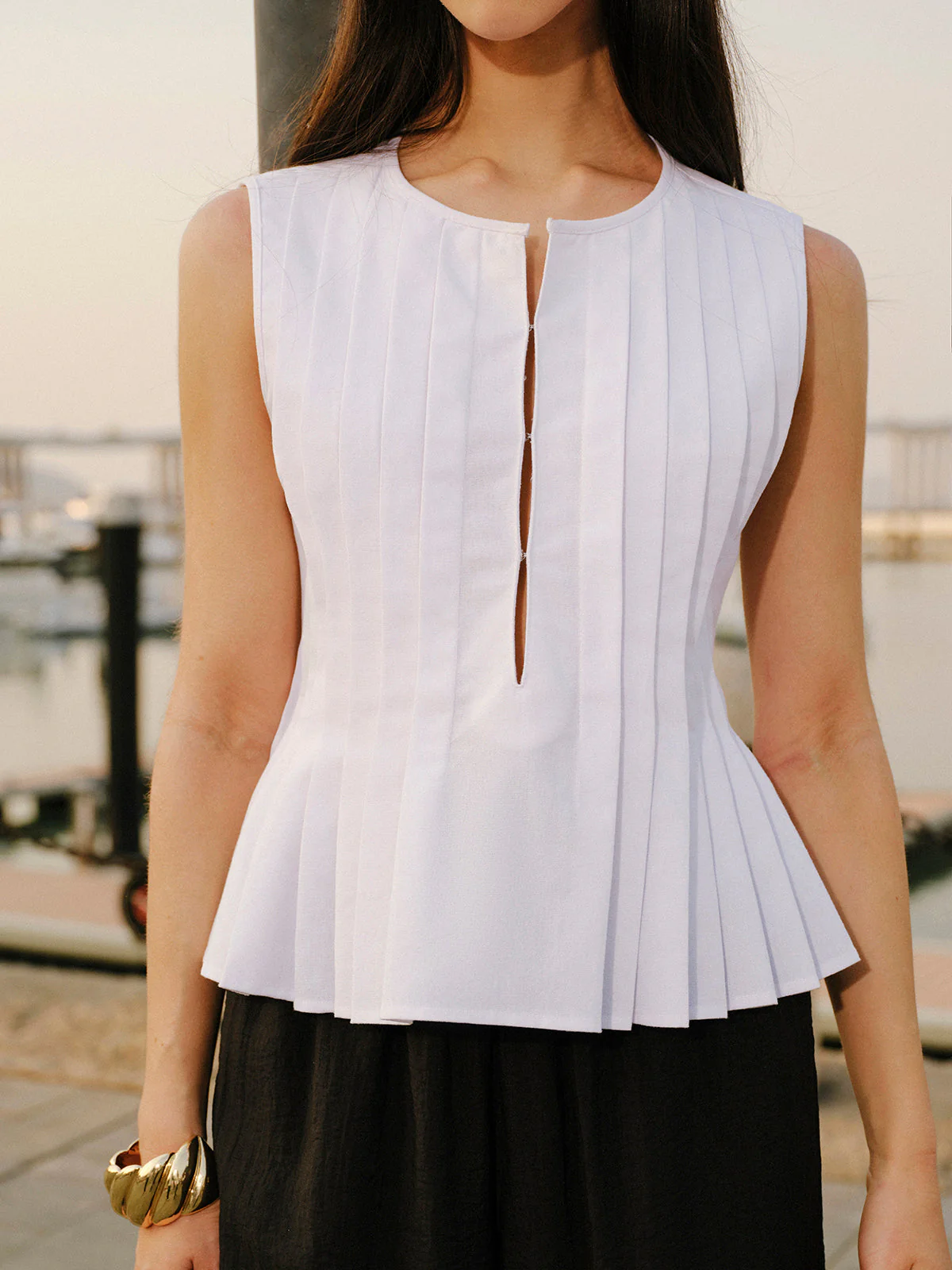 Cotton & Linen Pleated Back Tie Top - Image 4