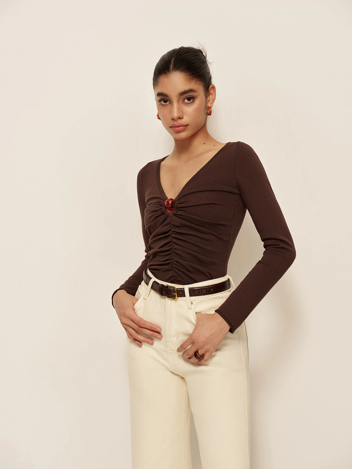 V-Neck Cutout Pleated Slim Knit Top - Image 4