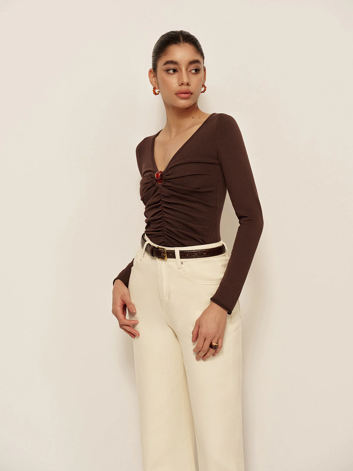 V-Neck Cutout Pleated Slim Knit Top - Image 5
