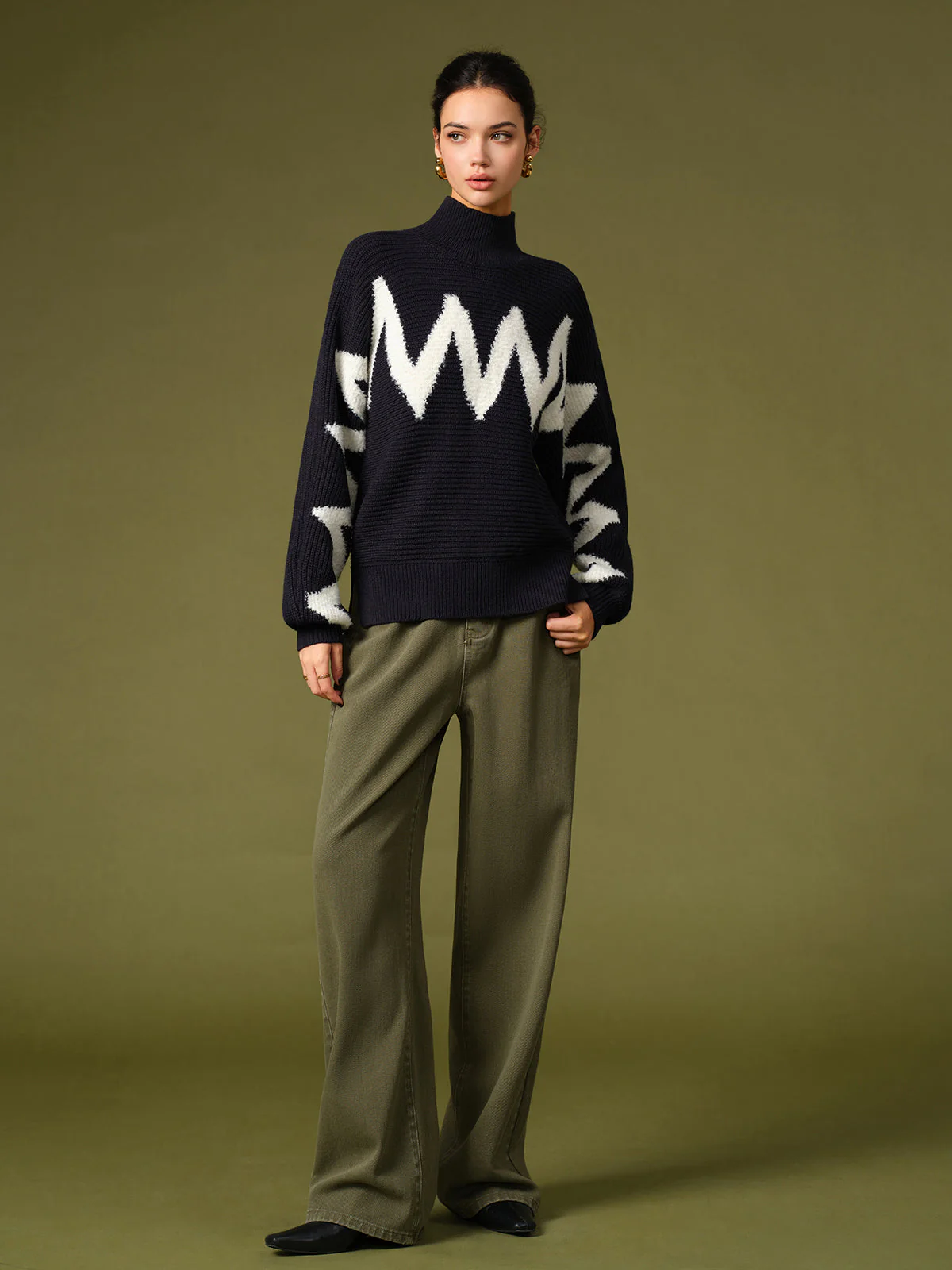 Mock Neck Contrast Binding Sweater - Image 2