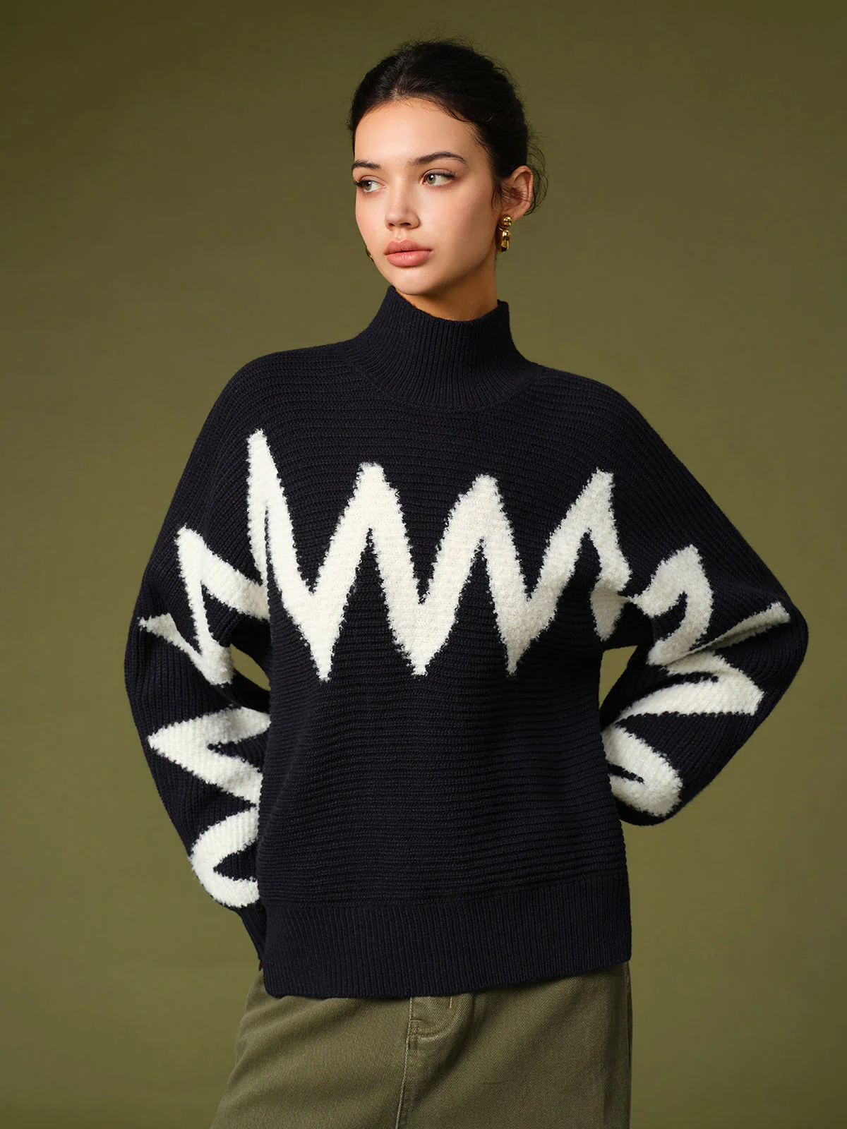Mock Neck Contrast Binding Sweater - Image 4