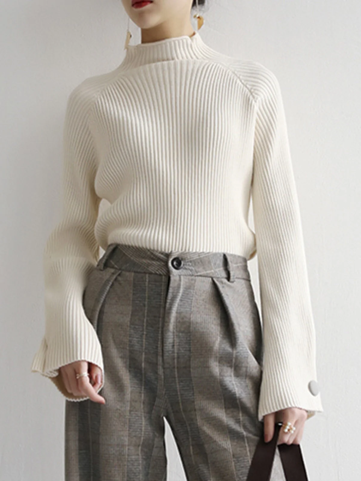 Minimalist Plain Ribbed Sweater - Image 4