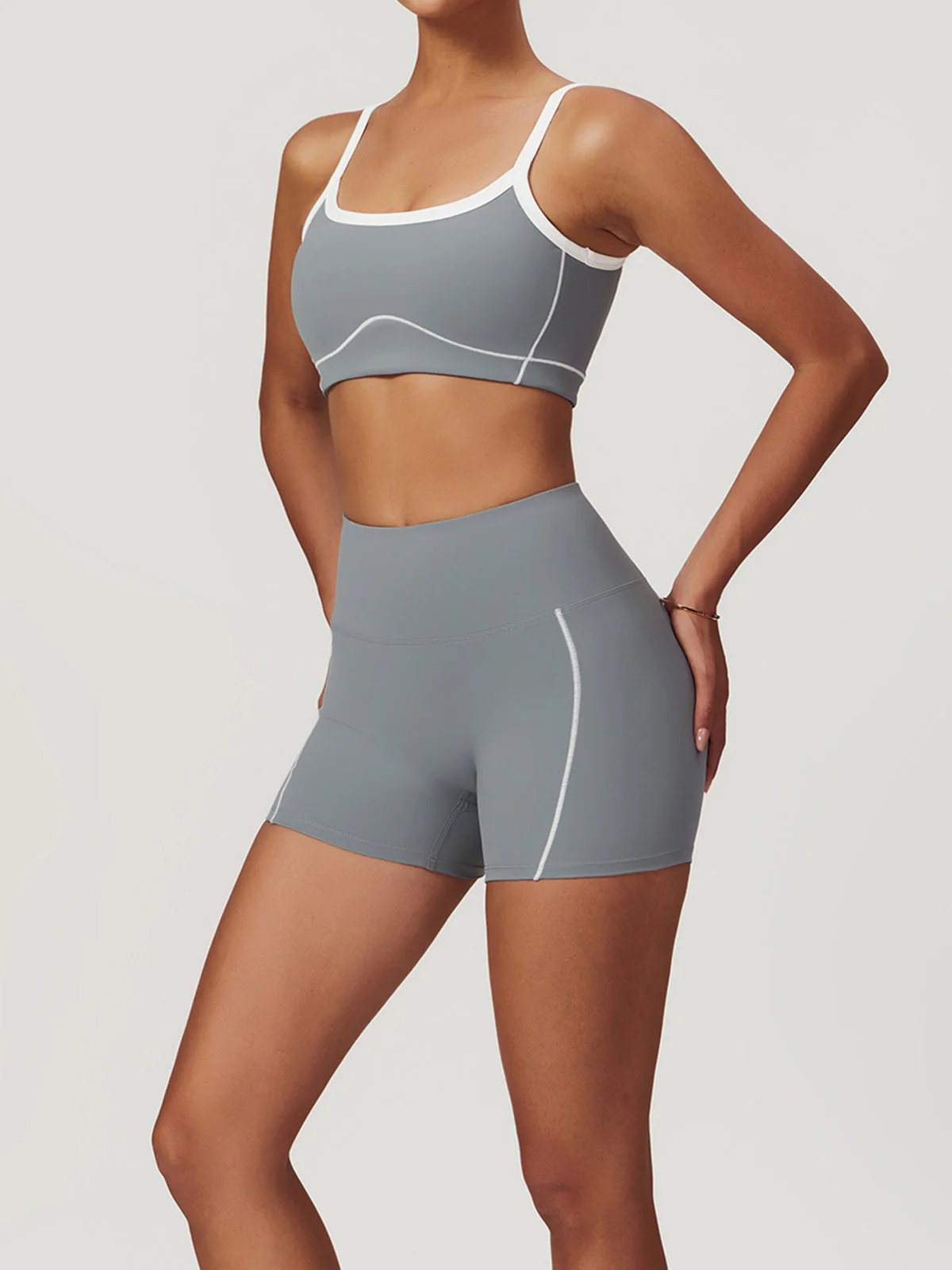 Seamless Contrast Binding Sports Bra - Image 5