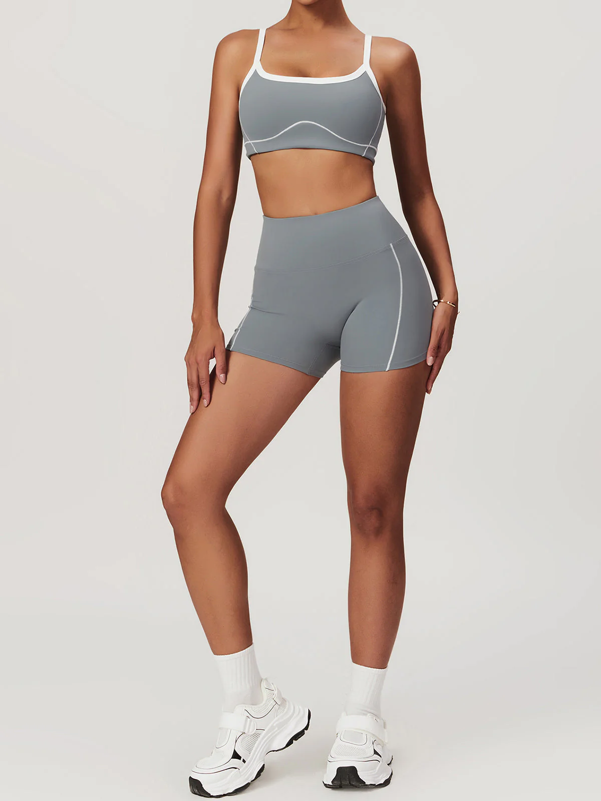 Seamless Contrast Binding Sports Bra - Image 8