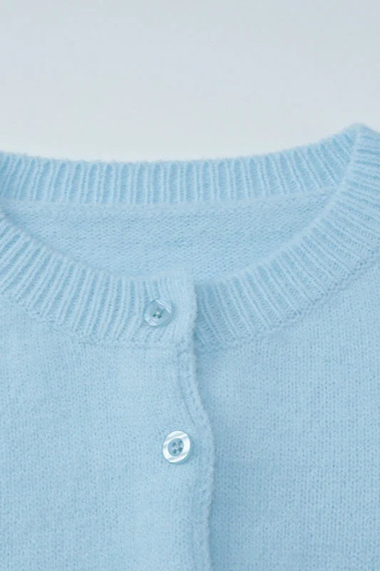 Cropped Long Sleeve Cardigan - Image 13