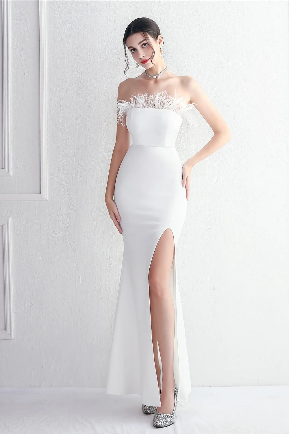 Elegant Feather Trim Strapless Formal Dress - Image 2
