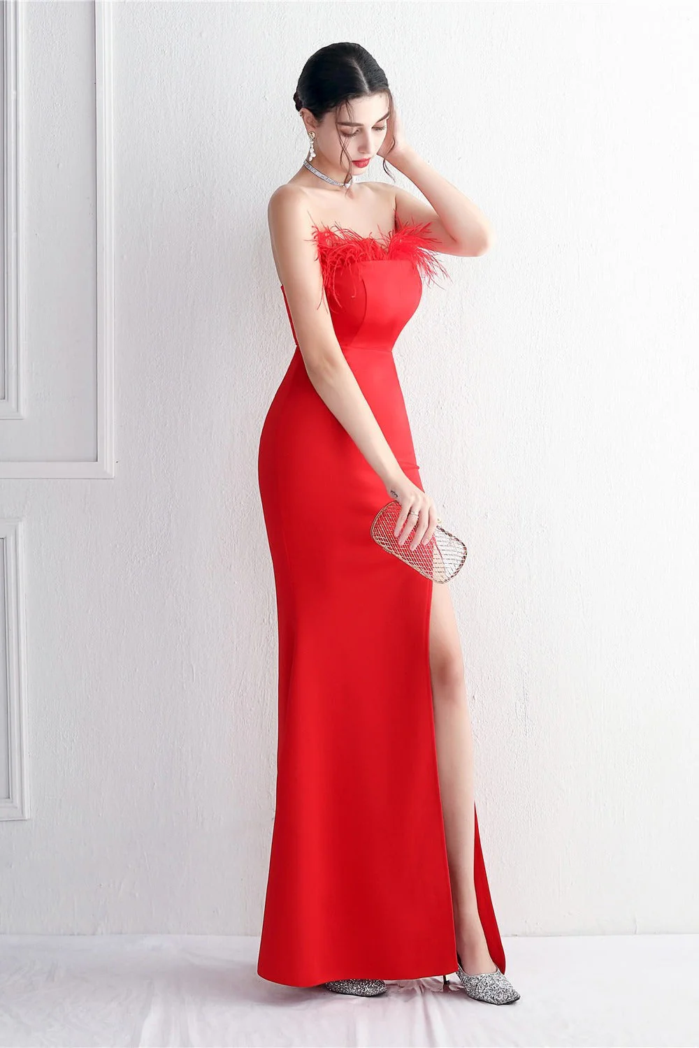 Elegant Feather Trim Strapless Formal Dress - Image 22