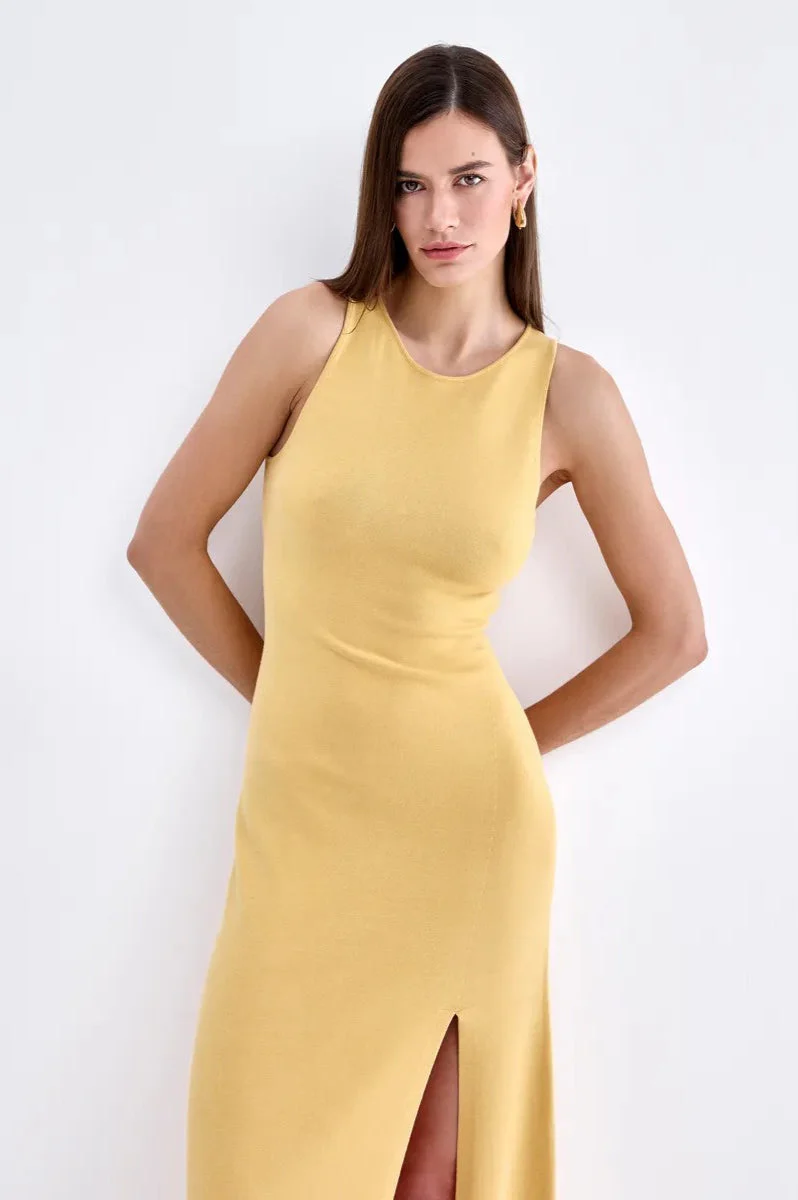 Elegant Knit Sleeveless Sweater Dress - Image 3