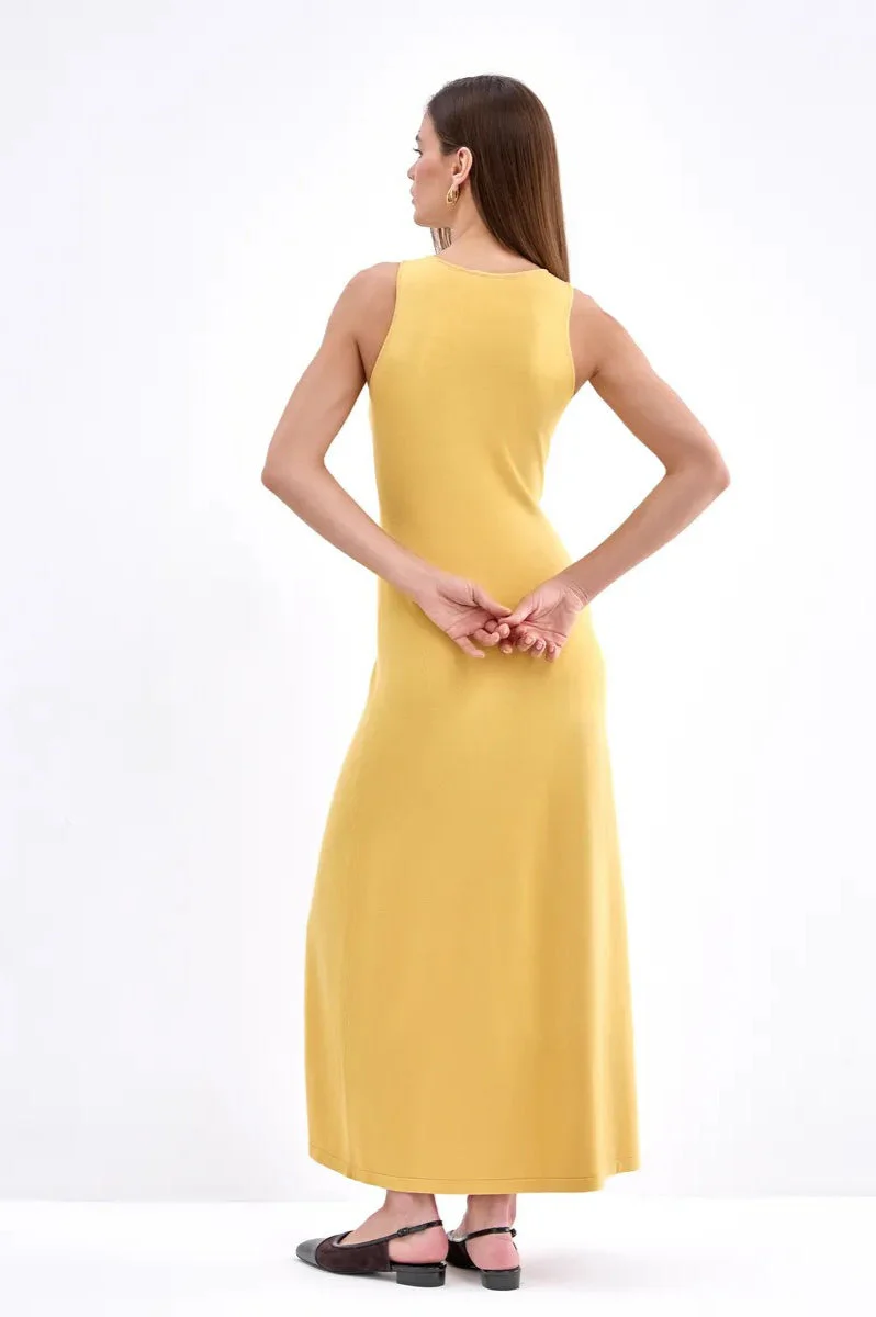 Elegant Knit Sleeveless Sweater Dress - Image 8