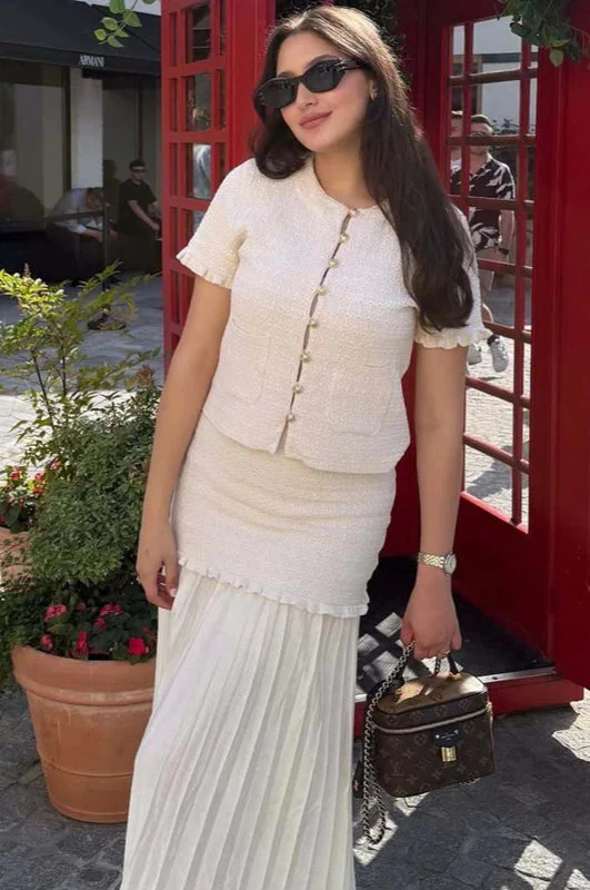 Elegant Knitted Short Sleeve Cropped Cardigan - Image 15
