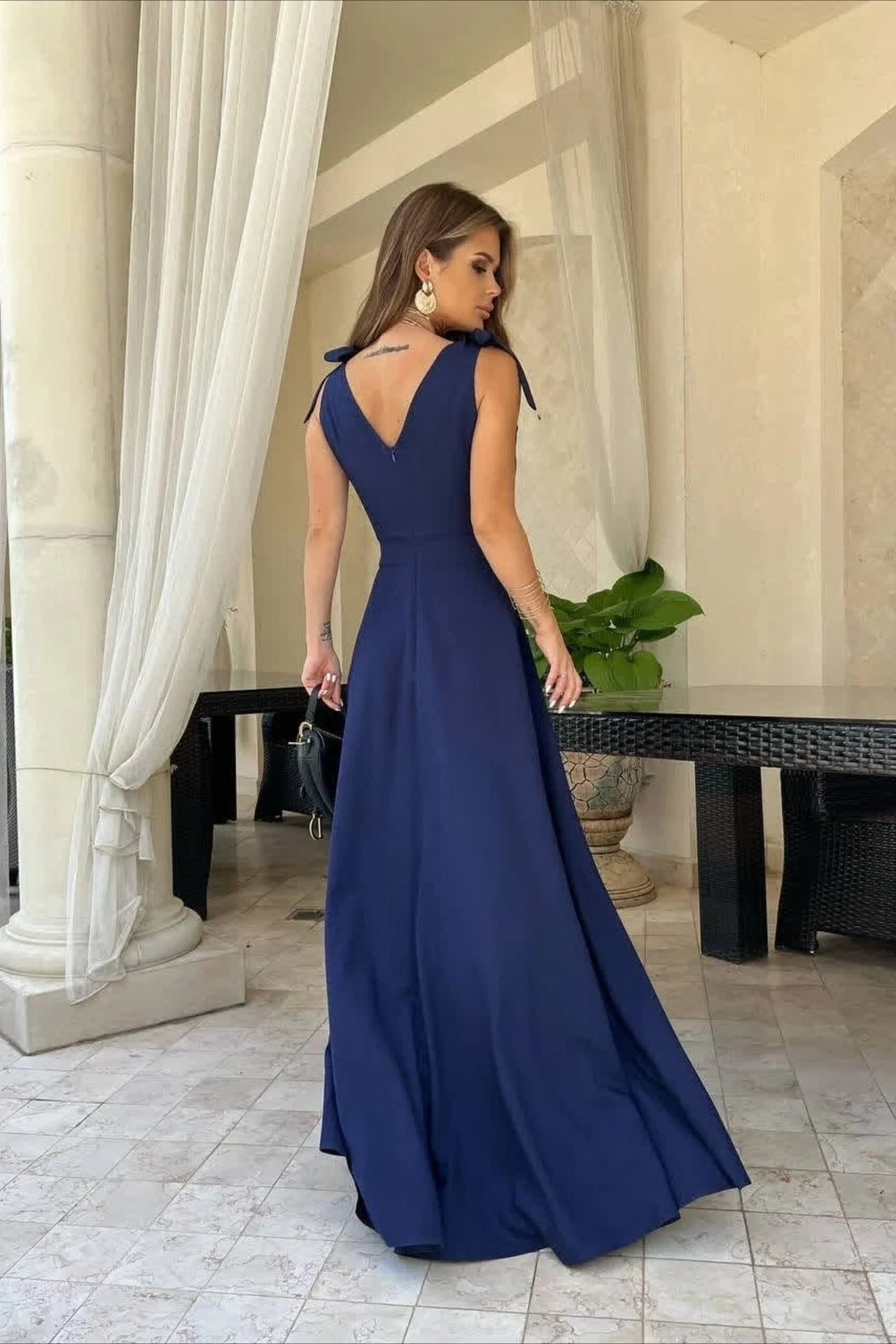 Elegant Long Sleeveless Party Dress - Image 11