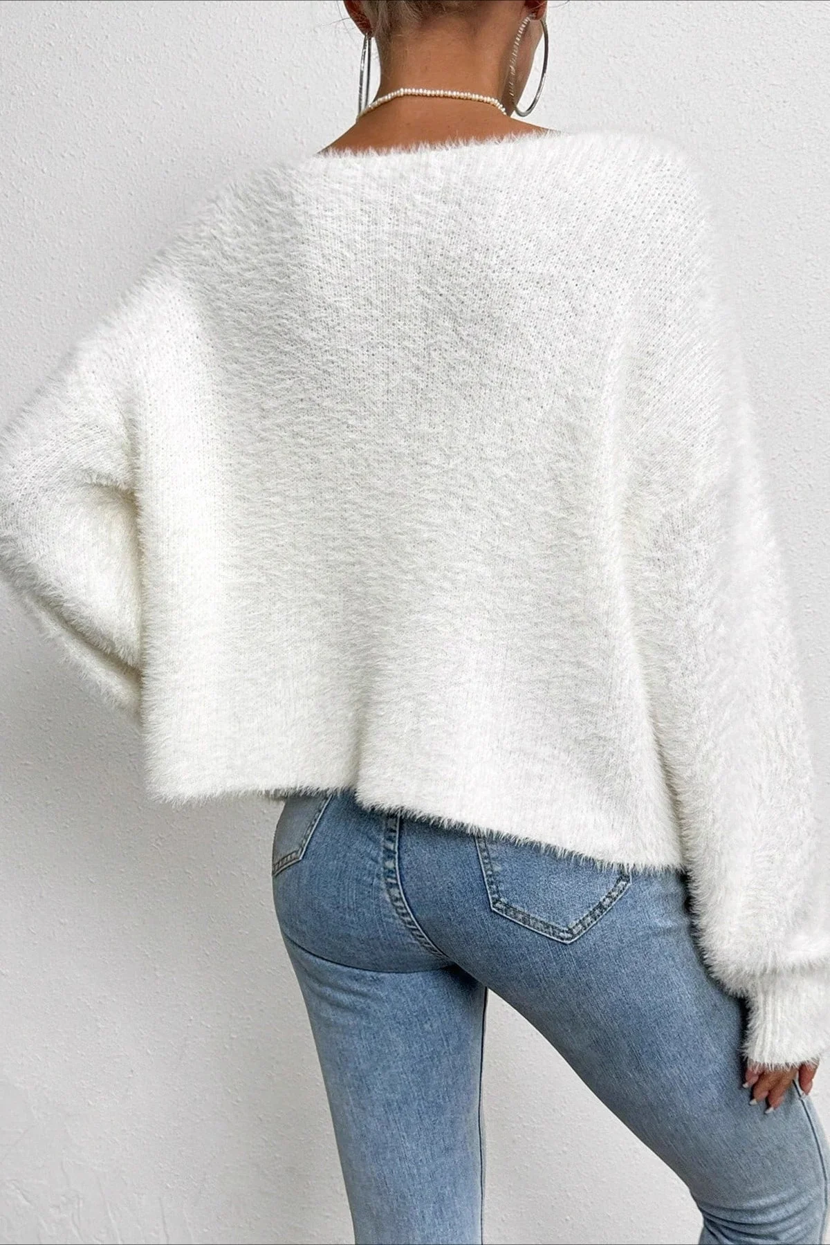 Elegant Pearl V-Neck Knit Sweate - Image 12
