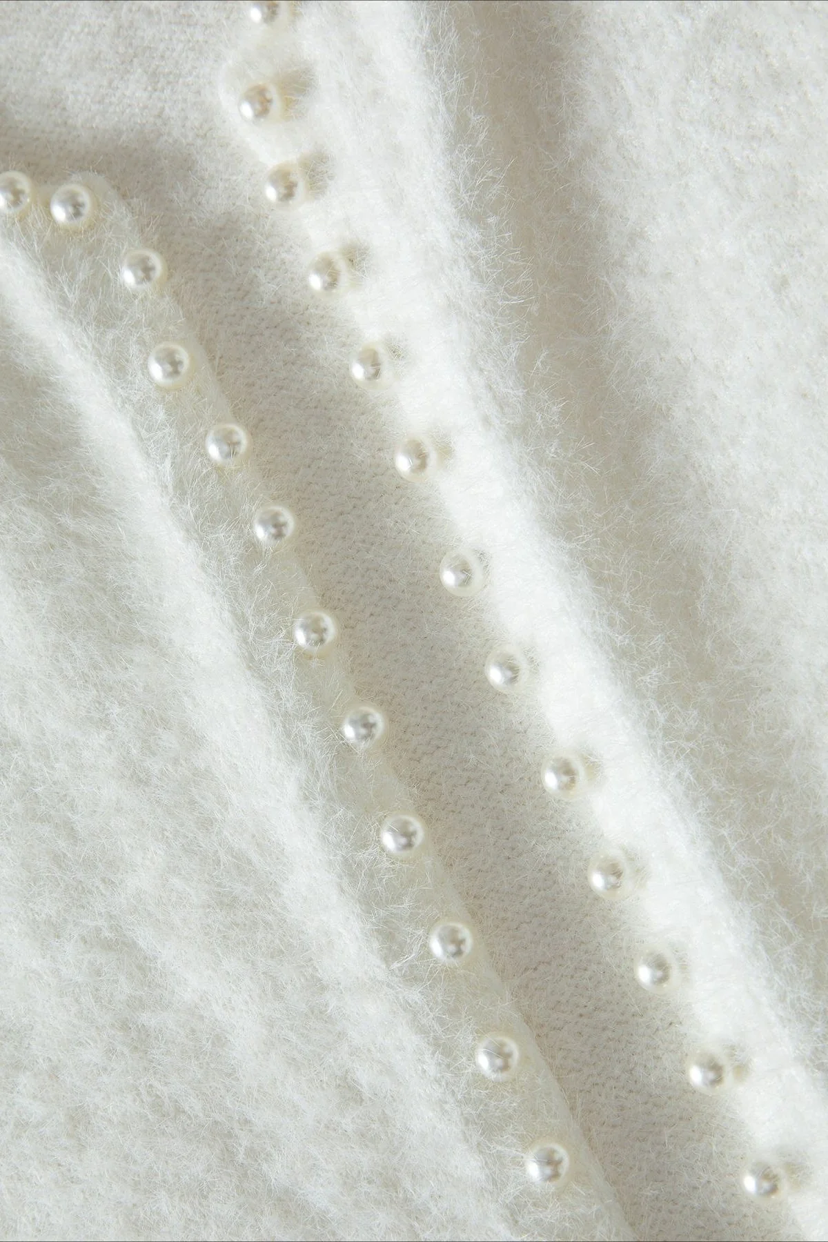 Elegant Pearl V-Neck Knit Sweate - Image 15