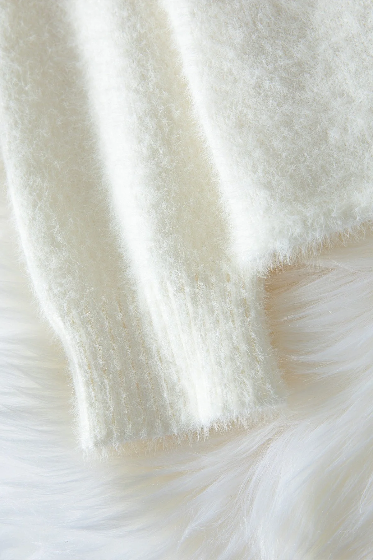 Elegant Pearl V-Neck Knit Sweate - Image 9