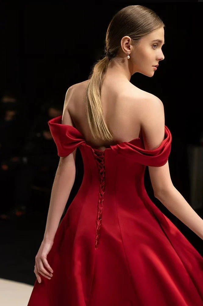 Elegant Satin One Shoulder Burgundy Formal Dress - Image 5