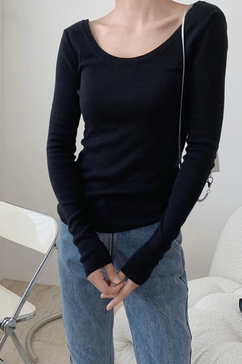 Elegant Turtleneck Bodycon Knit Top - Image 9